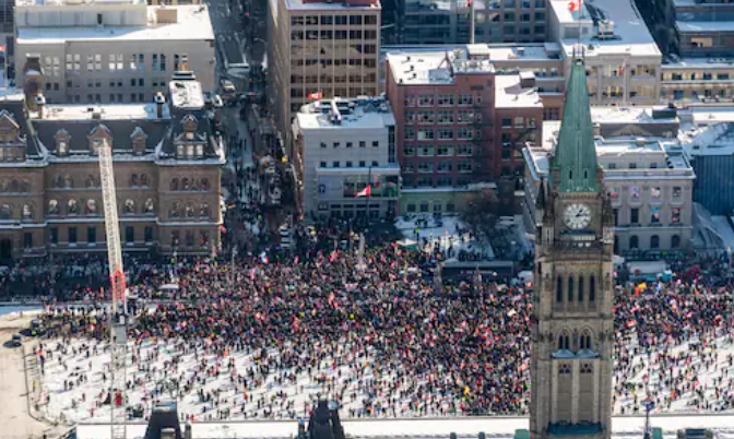 反防疫政策的大规模抗议示威在渥太华继续举行