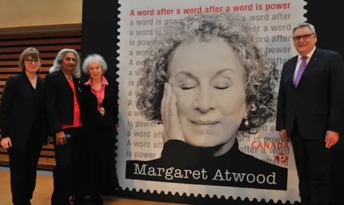 加拿大邮政局发行著名作家阿特伍德纪念邮票