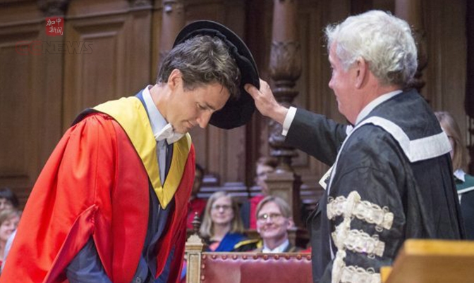 加拿大总理特鲁多获爱丁堡大学荣誉博士学位