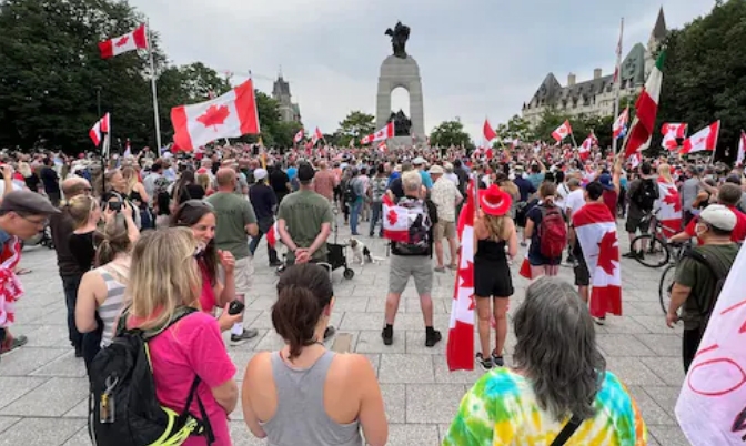 加拿大国庆日，自由车队抗议重回渥太华