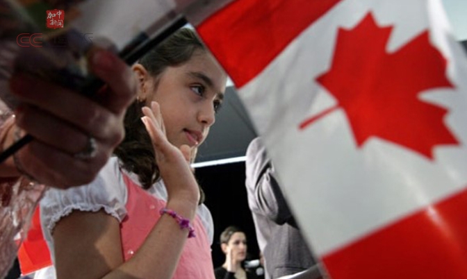 加拿大新入籍法下周实施 申请条件放宽