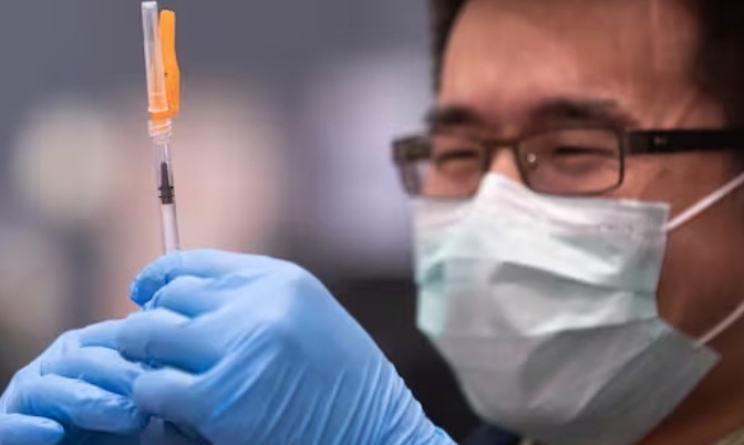 加拿大卫生部批准更新版莫德纳新冠疫苗