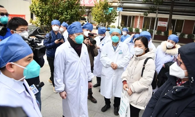 武汉协和医院首批被感染医护人员出院
