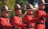 加拿大皇家骑警改规定 欢迎永久居民申请