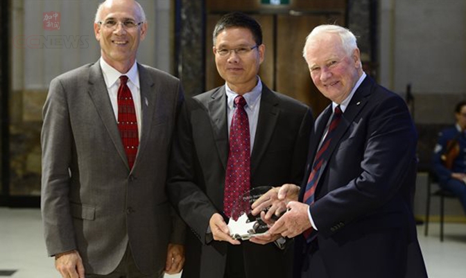 钱神恩博士获加拿大本年度“杰出公务员奖”