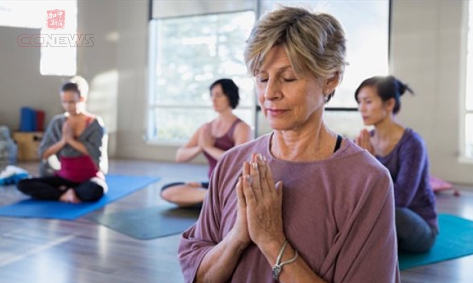 研究显示练瑜伽有助于治疗腰背痛